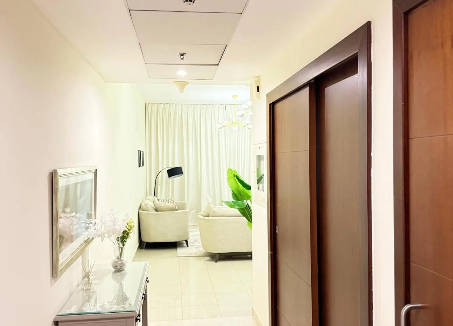Apartment In Dubai Opposite To Burj Khalifa