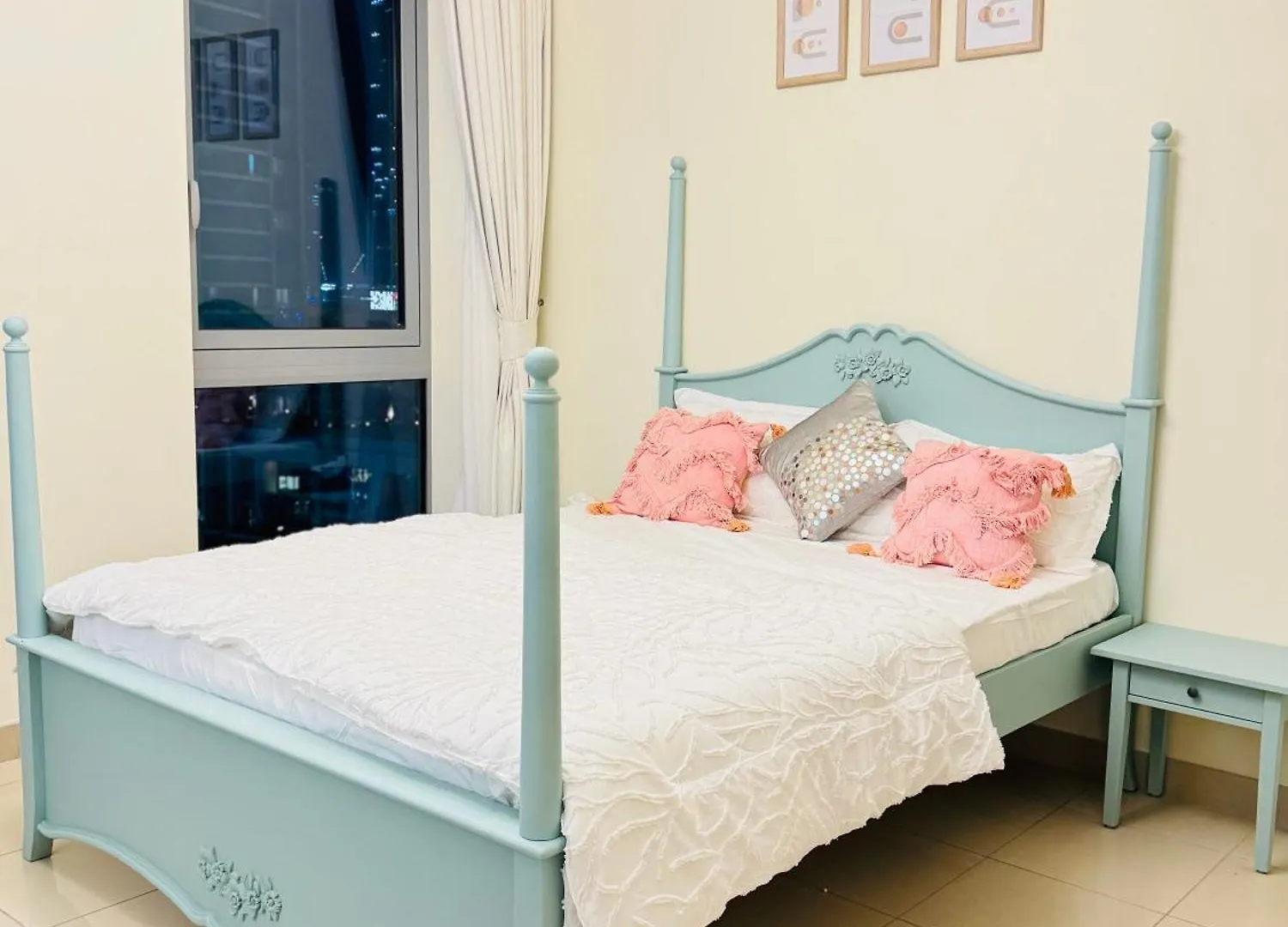 Apartment In Dubai Opposite To Burj Khalifa