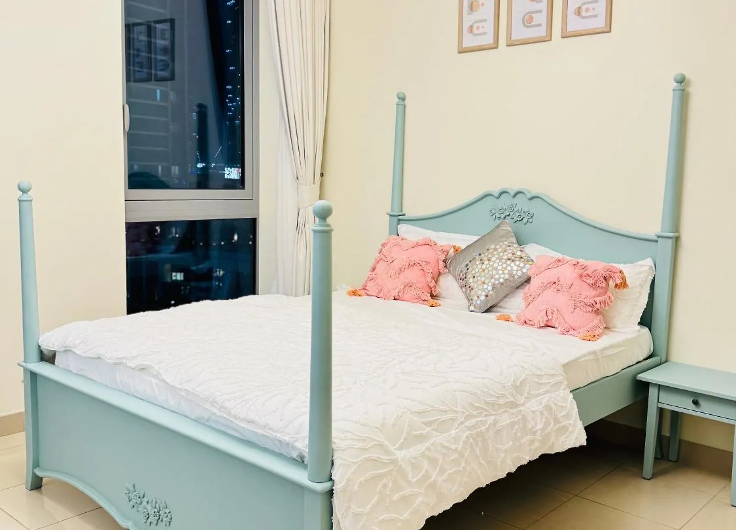 Apartment In Dubai Opposite To Burj Khalifa