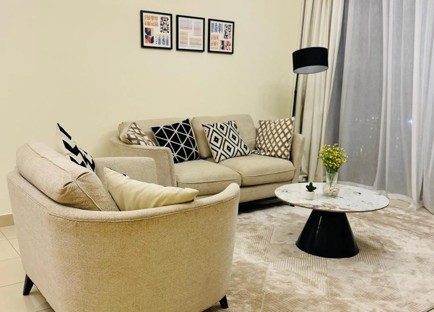 Apartment In Dubai Opposite To Burj Khalifa