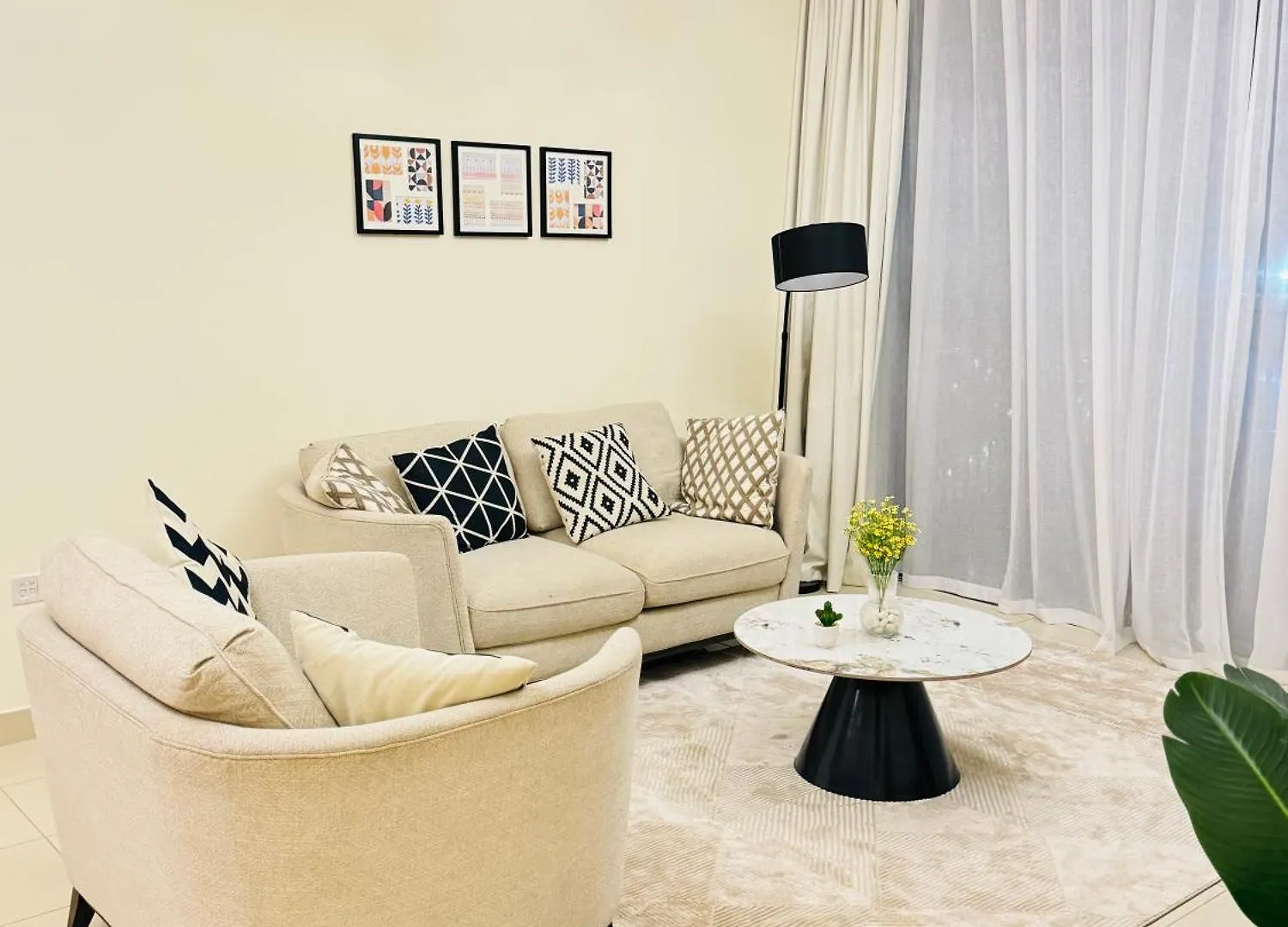 Apartment In Dubai Opposite To Burj Khalifa
