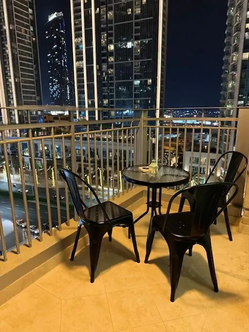 Apartment In Dubai Opposite To Burj Khalifa 0*,